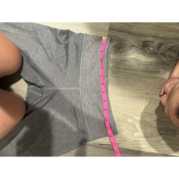 Lululemon Wunder Under Crop Leggings in Heathered Gray, size 4 EUC - Picture 5 of 10